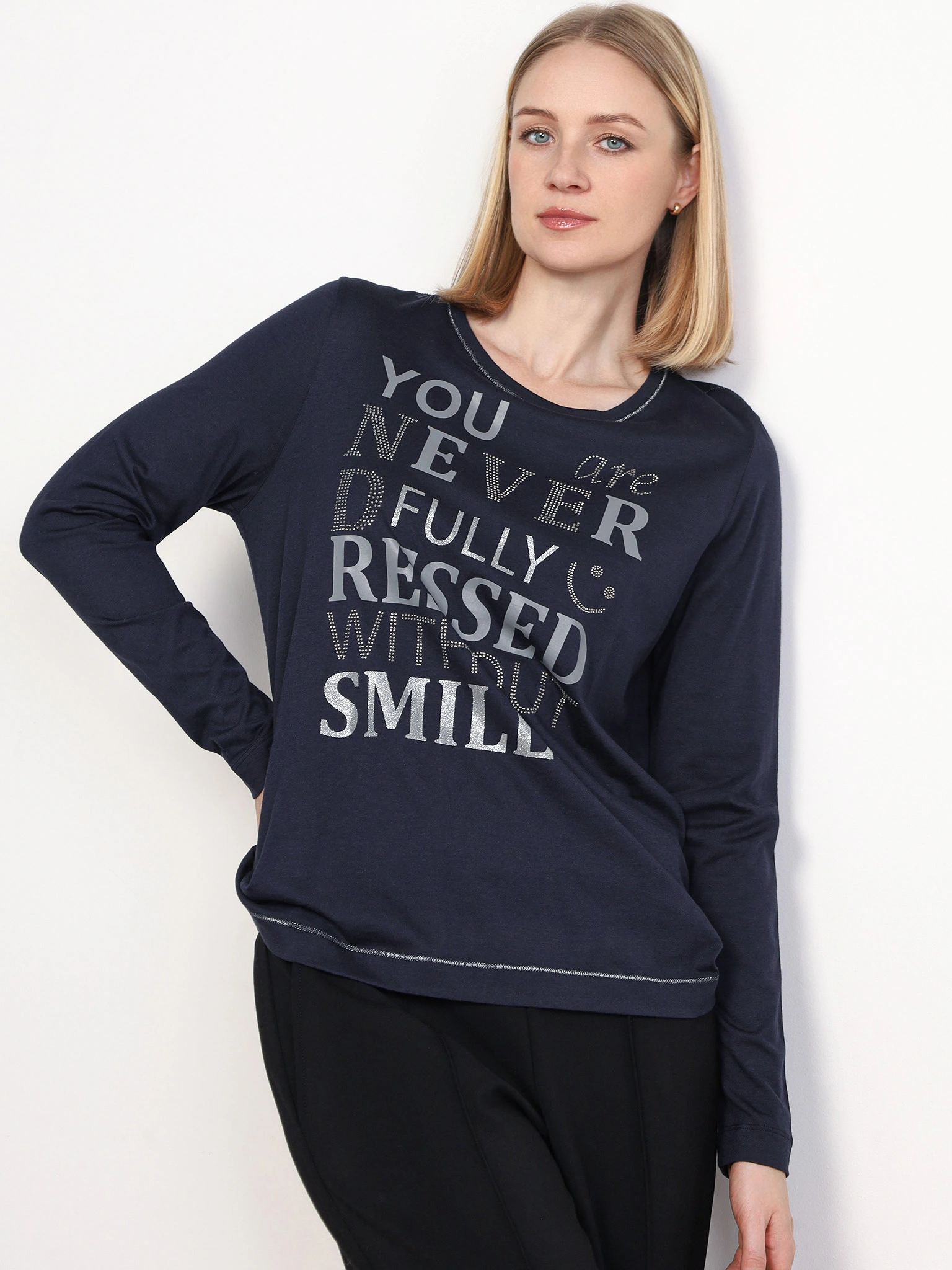 Футболка темно-синего цвета со стразами из смесового хлопка